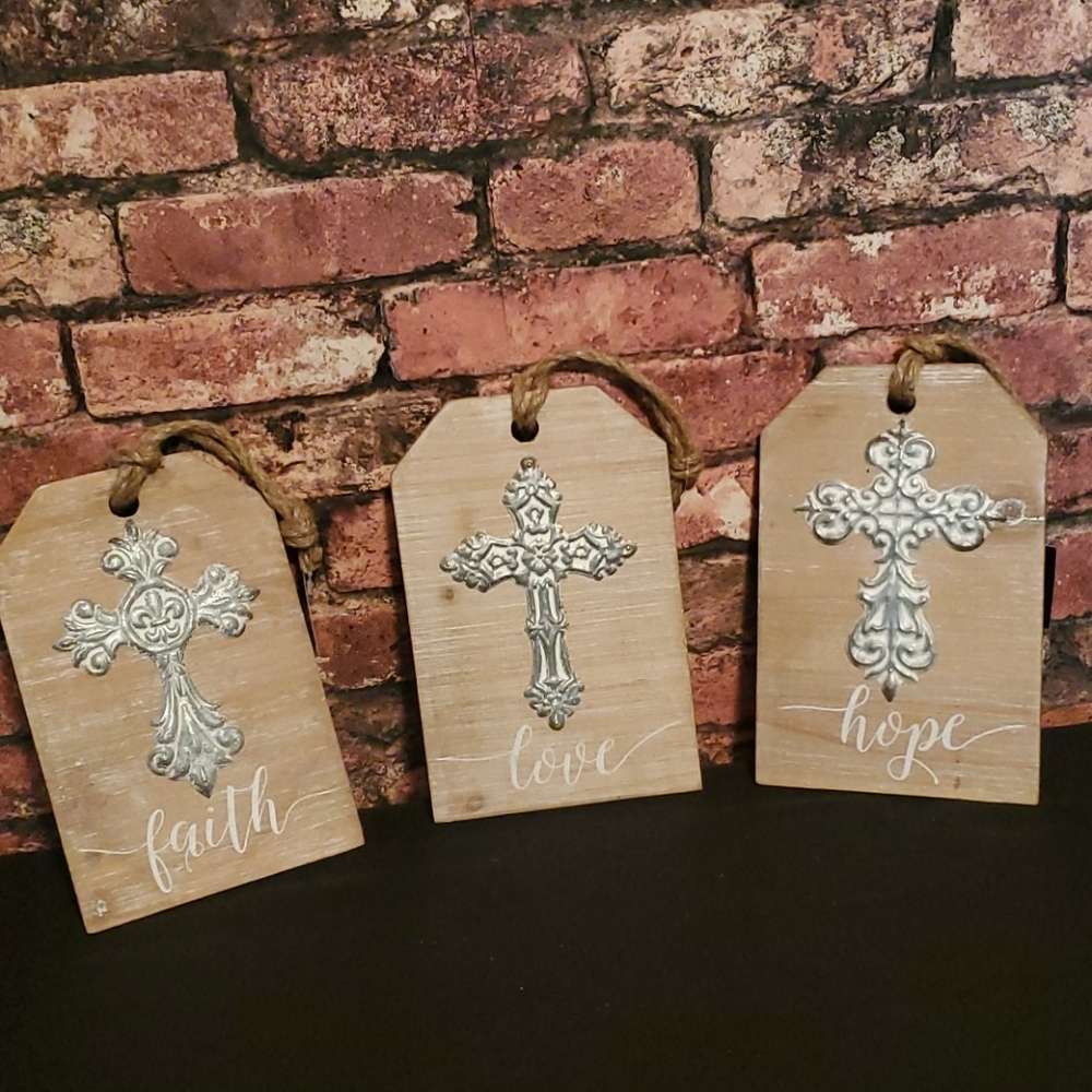 Wood Tag Shape Cross Sign Set